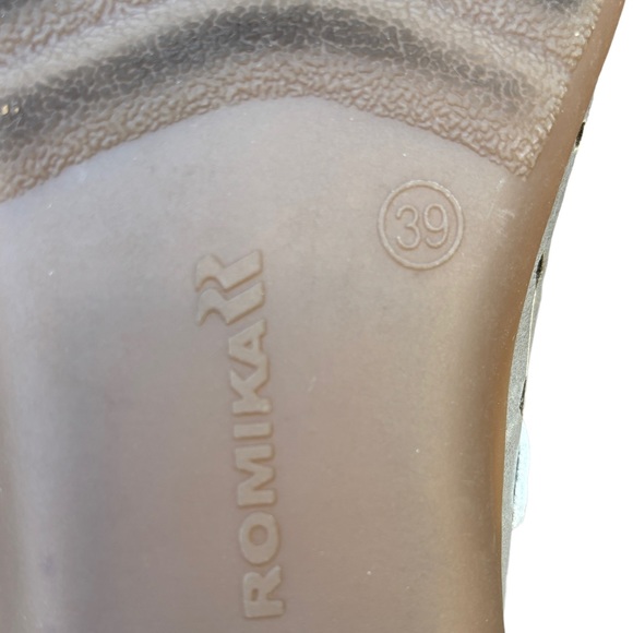 Romika Women’s 39 (8 1/2) Bahamas Silver Leather Mary Jane Shoes, Romika Flats - Picture 13 of 16